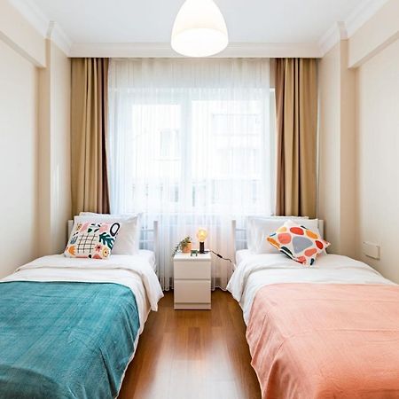 Colorful Apartment Near Popular Attractions In Sisli Истанбул Екстериор снимка