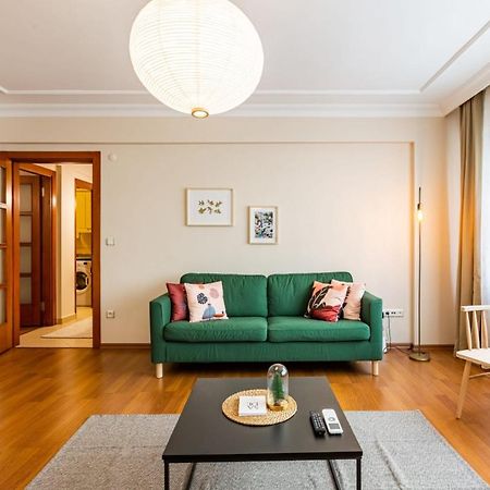 Colorful Apartment Near Popular Attractions In Sisli Истанбул Екстериор снимка