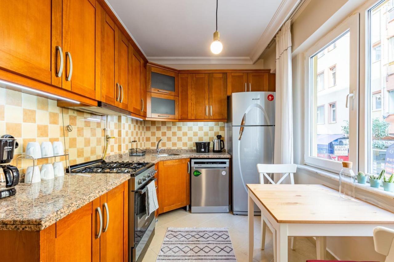 Colorful Apartment Near Popular Attractions In Sisli Истанбул Екстериор снимка