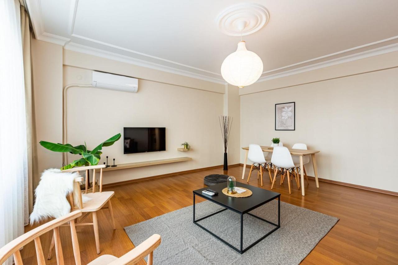 Colorful Apartment Near Popular Attractions In Sisli Истанбул Екстериор снимка