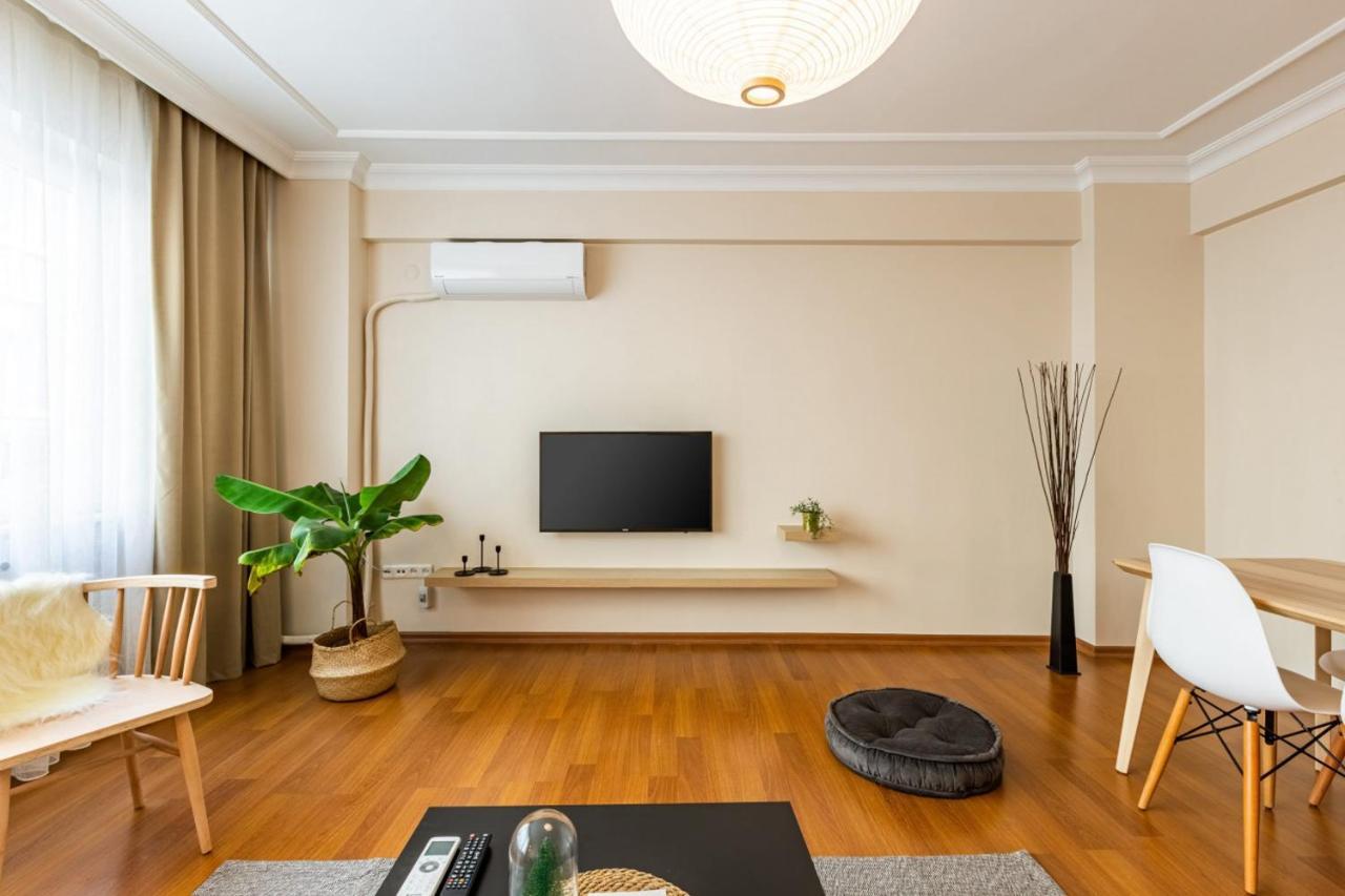 Colorful Apartment Near Popular Attractions In Sisli Истанбул Екстериор снимка