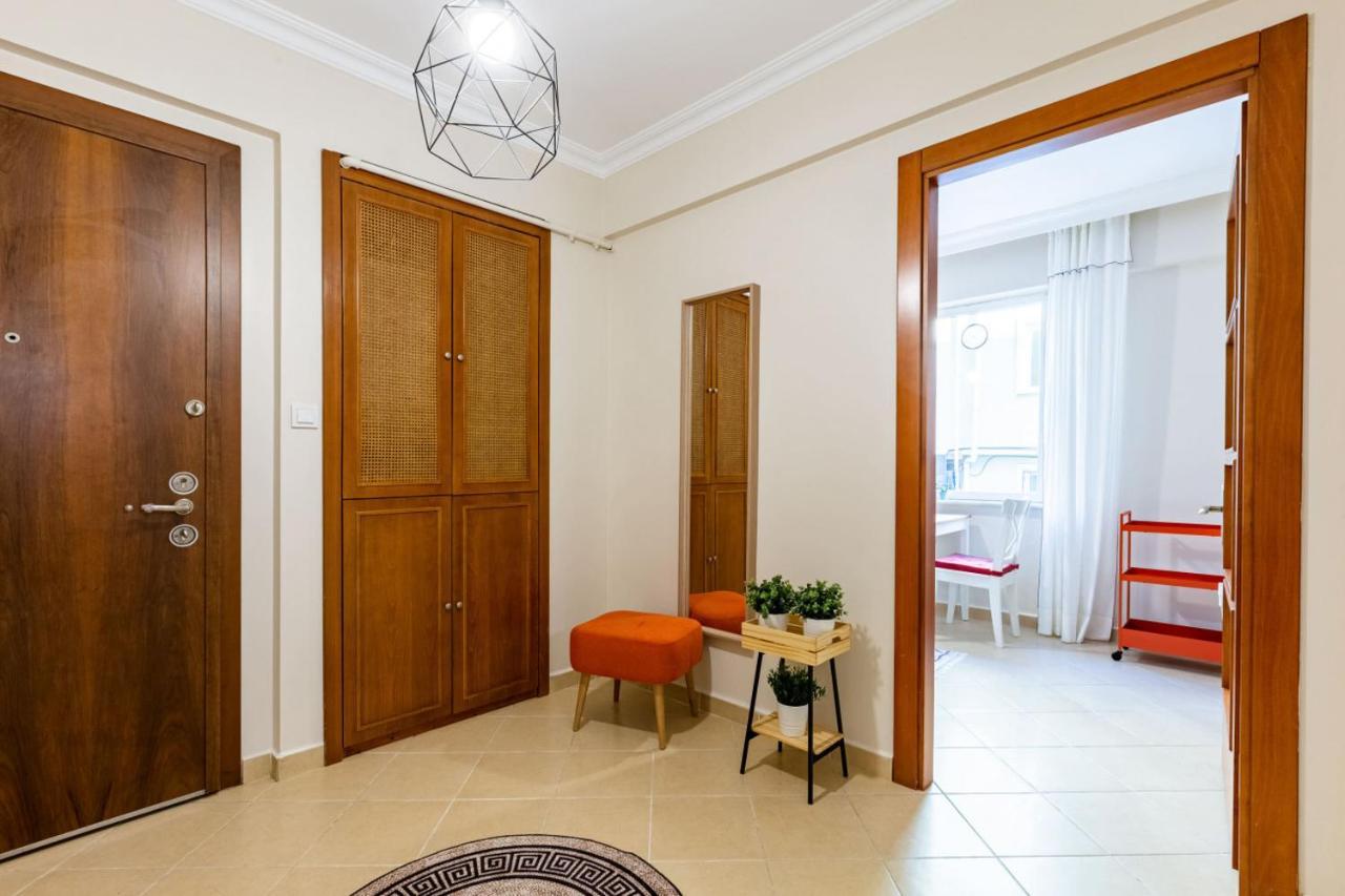 Colorful Apartment Near Popular Attractions In Sisli Истанбул Екстериор снимка